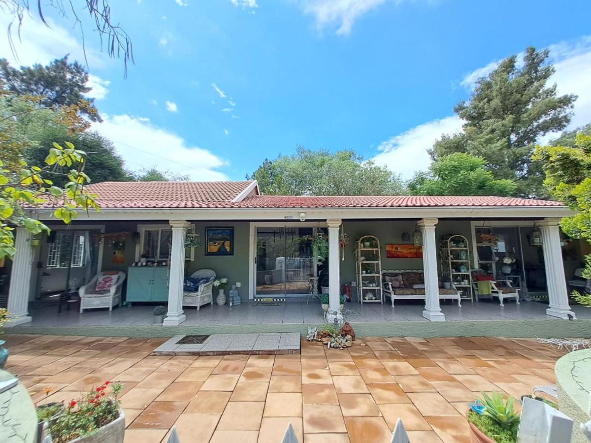Gabbys Cottage Guesthouse Bloemfontein Eksteriør billede